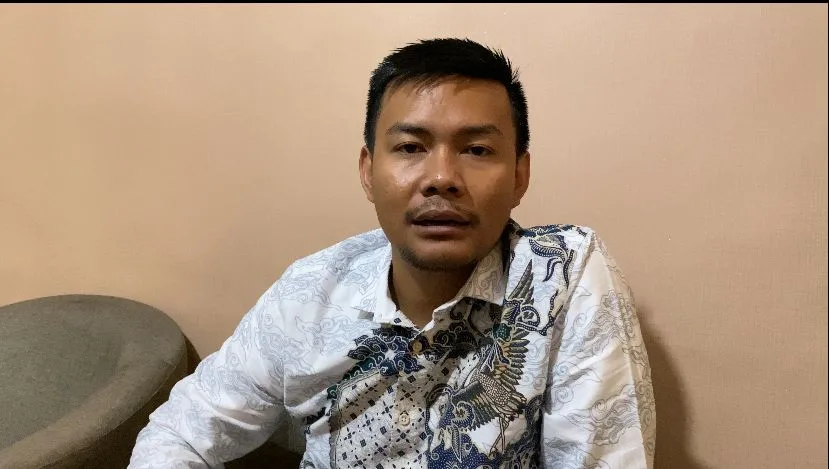 MENGKAJI: Bawaslu Sumenep sedang mendalami dugaan Kades Aeng Panas Muhammad Romlan mengkampanyekan PDI-Perjuangan. (K-TV/ Taufiq Hidayat)