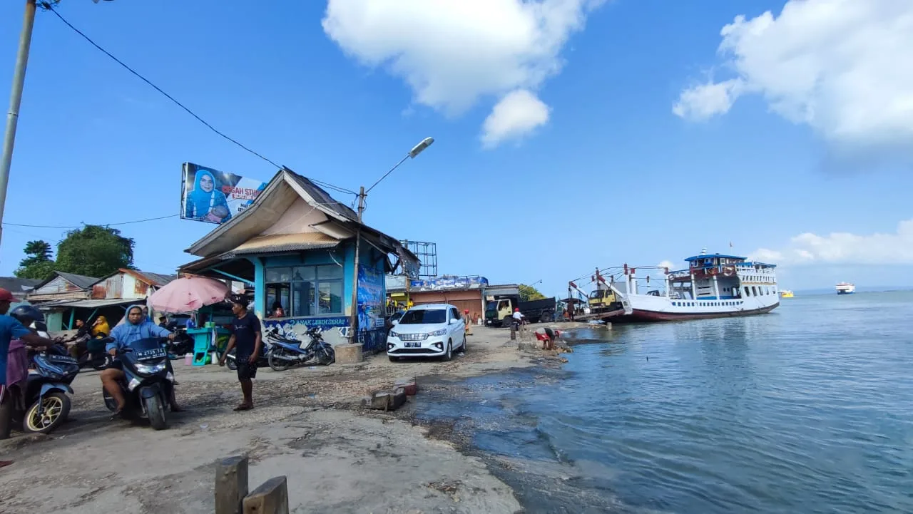 TIDAK SELESAI: Pengoperasian Pelabuhan Talango menanti pembangunan akses kendaraan.(K-TV/Moh Razin)