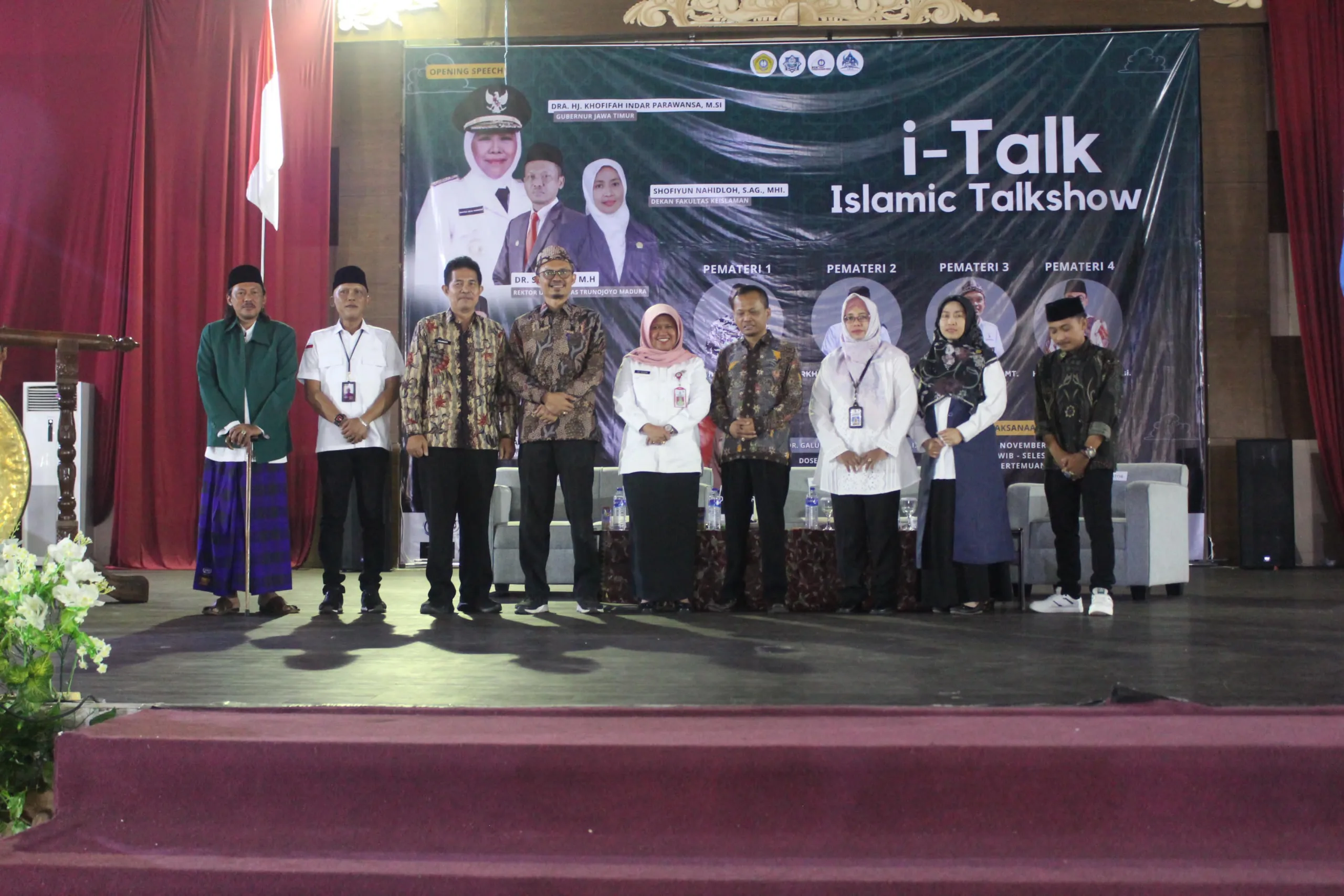 MERIAH: FKis UTM membuka Trunojoyo Islamic Festival dengan sajian I-Talk atau Islamic Talkshow, Rabu (15/11/2023).(K-TV/Hairul Umam)