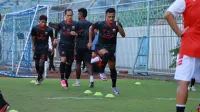 ABAIKAN: Madura United FC tidak terbebani tren negatif empat laga terakhir tidak menang. (K-TV/Reytandia)