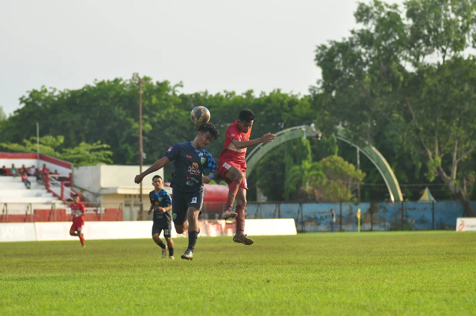 KEMBALi BENTROK: Perssu Sumenep bertemu dengan Pasuruan United pada babak 16 Besar Liga 3 Jatim. (K-TV/Taufiq Hidayat)