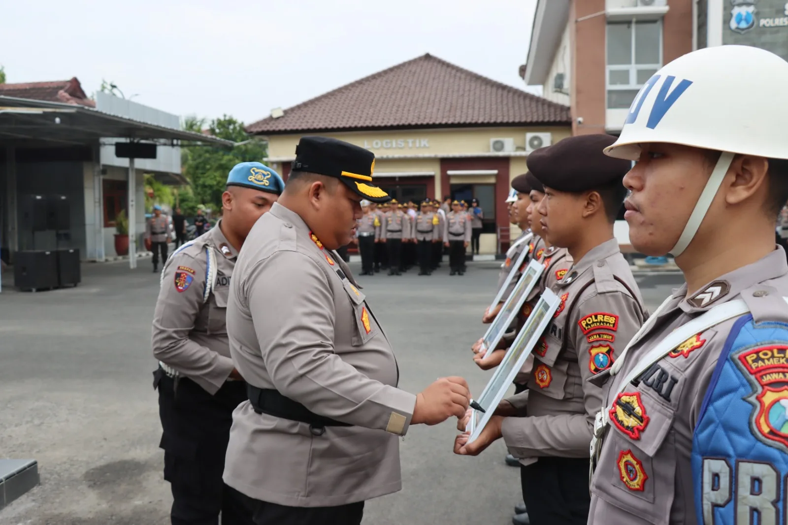 MELANGGAR: 3 anggota Polri diberhentikan secara tidak hormat. (K-TV/Sitti Romlah)