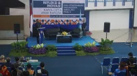 MERAYAKAN: Pada momentum Dies Natalis ke-42, POLINEMA hadirkan motivator untuk menguatkan semangat mahasiswanya. (K-TV/Sufi Binti Khofifah)