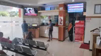 KEMANUSIAAN: Jumlah ketersediaan kantong darah PMI Kota Surabaya aman menjelang Ramadan. (K-TV/Rifka Amelia)