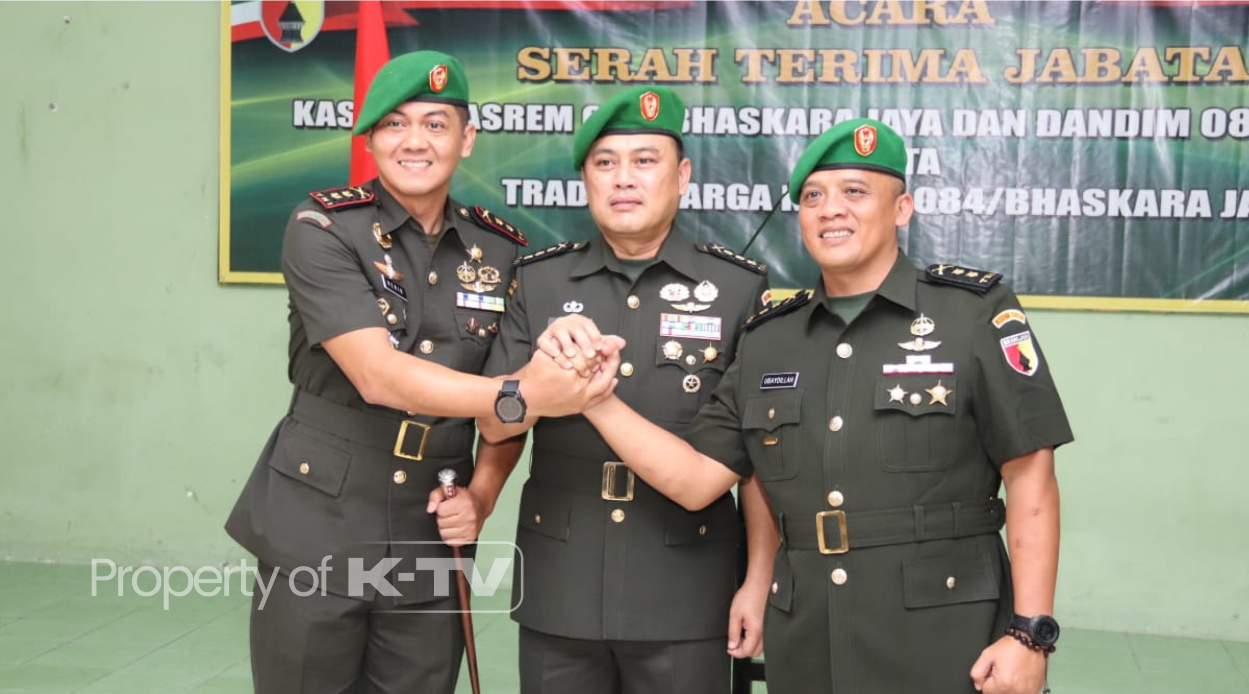 SEMANGAT MUDA: Dandim 0826 Pamekasan Letkol Inf Herik Prasetiawan (kiri) siap bersinergi dengan stakeholders untuk kemajuan Kabupaten Pamekasan. (K-TV/Siti Romlah)