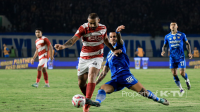 KALAH: Madura United FC ditundukkan 3-0 oleh Persib Bandung.(K-TV/Reytandia)