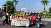 KUATKAN: Wali Kota Surabaya Eri Cahyadi meminta warga untuk selalu gotong royong. (K-TV/Annisa Nur Nabillah)