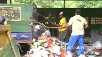 MENUMPUK: 8.047,03 ton sampah, yang masuk TPA Angsanah Pamekasan pada Januari-Juli 2024.(K-TV/Buyung Kurniawan)