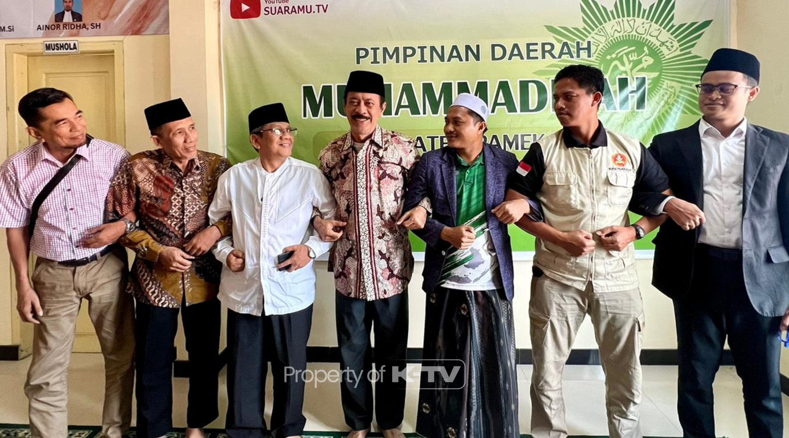 SILATURRAHMI: Fattah Jasin dan Mujahid Ansori berkunjung ke PD Muhammadiyah.(Ist)